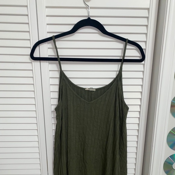 Urban Outfitters Flowy Green Dress - Picture 2 of 5